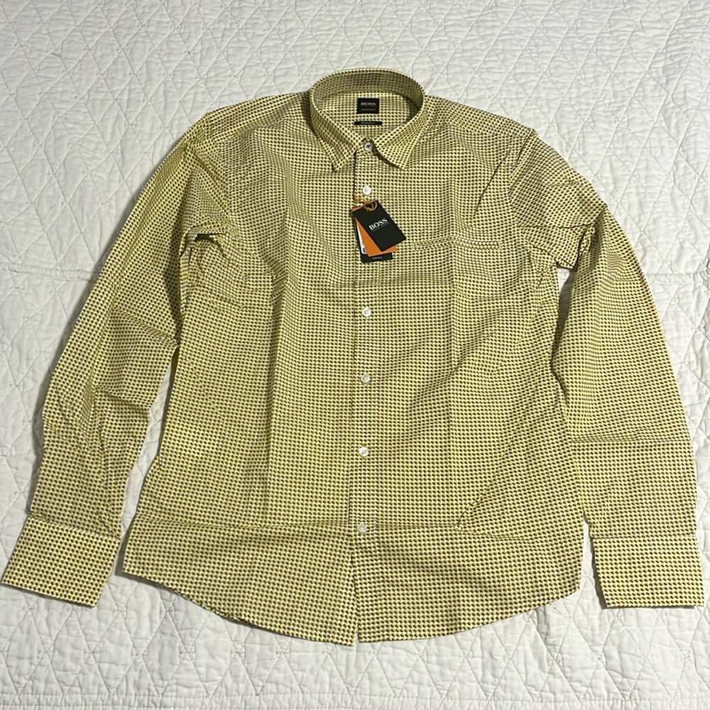 Hugo Boss Casual Button Down Yellow Pattern Shirt for Men Medium Size like new